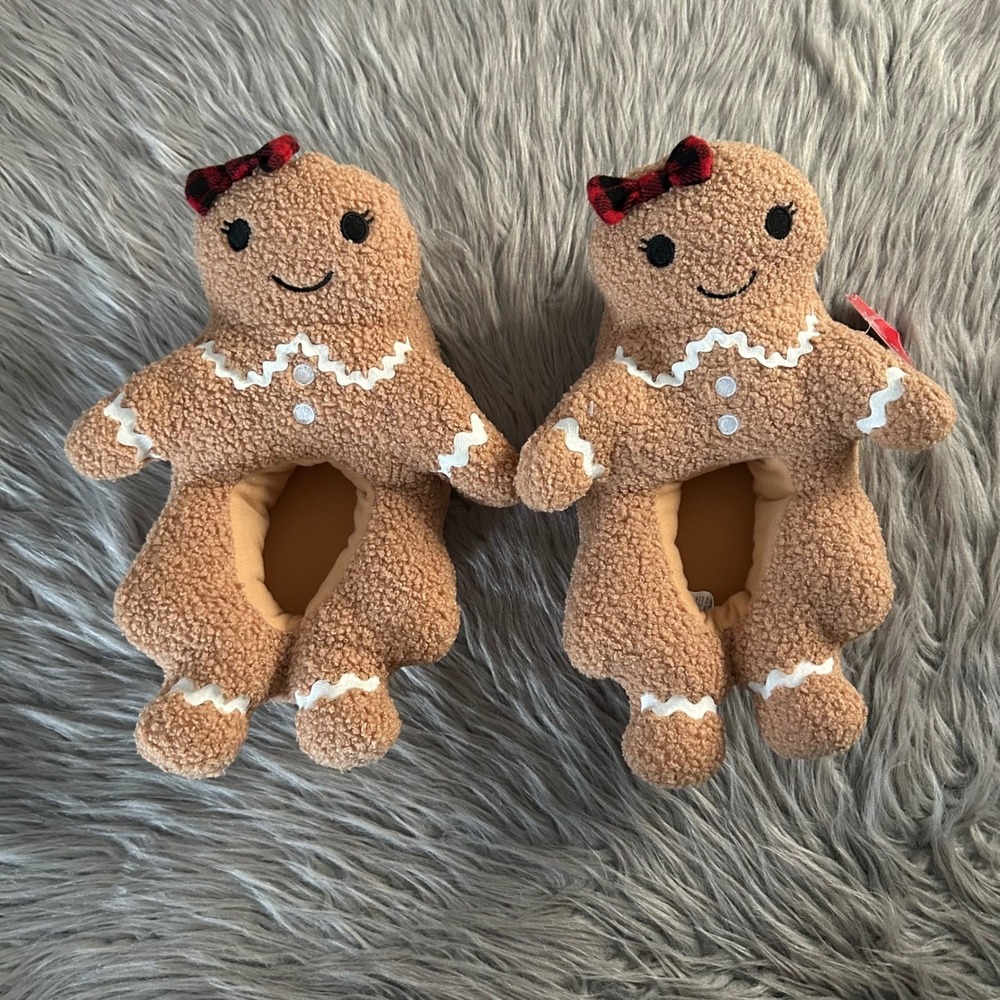 Holiday Time Gingerbread Slippers Girlsโ Size 2-3 Brown Slip On Plushy Shoes